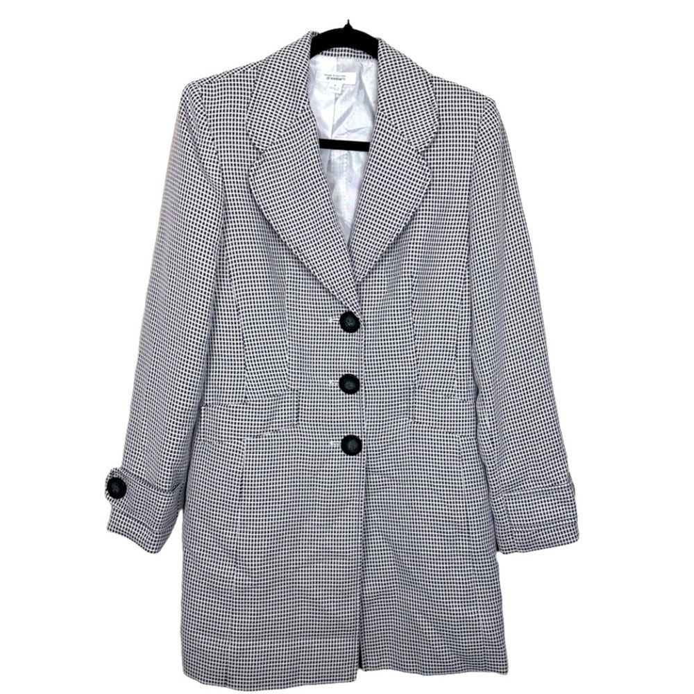 DressBarn long woman’s blazer. Size: 6